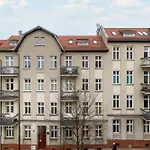 Elegant With A Work Space Close To The Center By Renters *