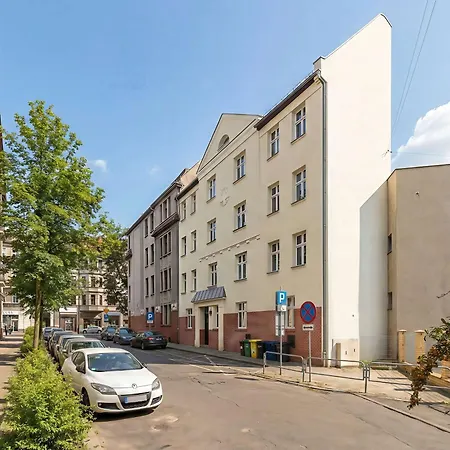 Elegant With A Work Space Close To The Center By Renters Katowice