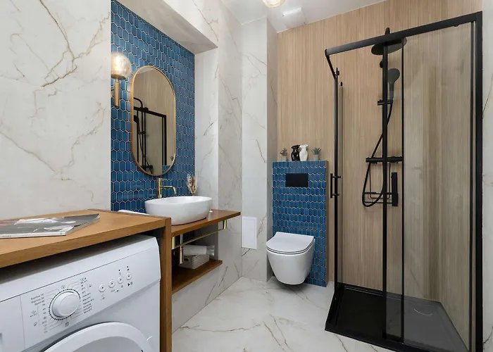 Elegant With A Work Space Close To The Center By Renters Katowice