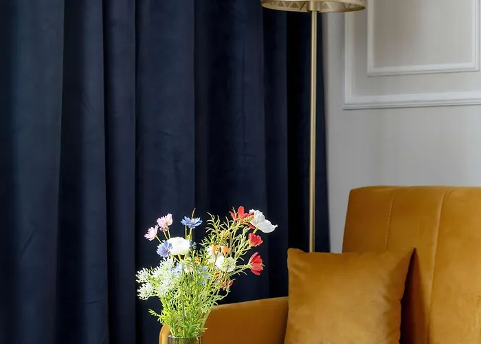 Elegant With A Work Space Close To The Center By Renters Apartament Katowice