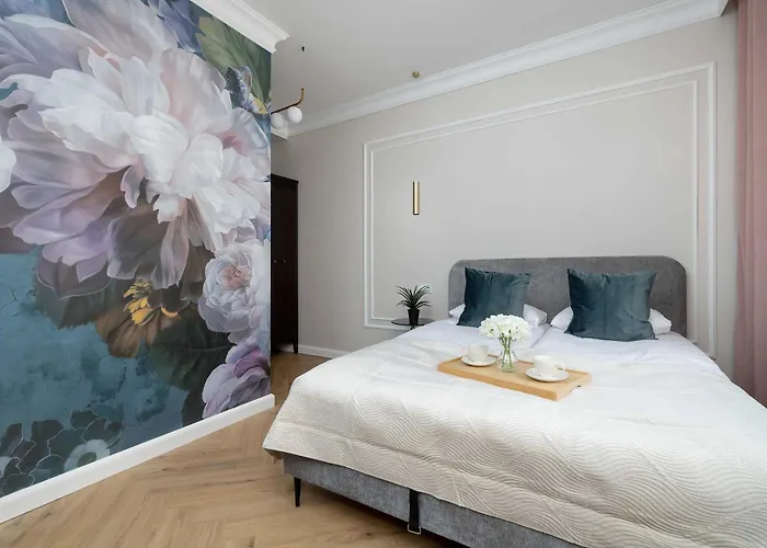 Elegant With A Work Space Close To The Center By Renters *