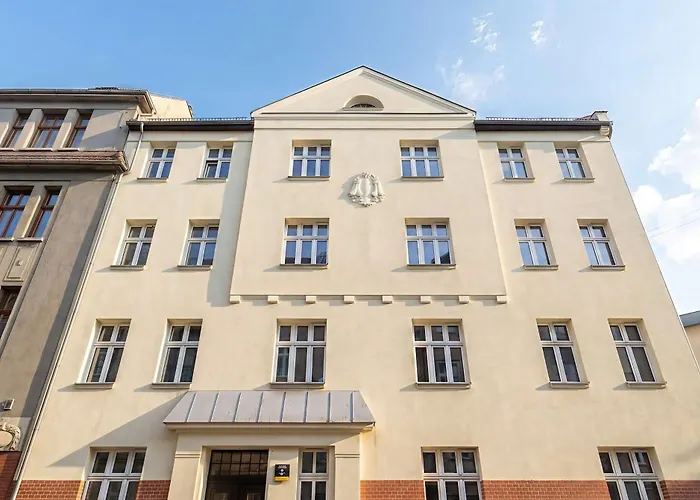 Elegant With A Work Space Close To The Center By Renters Apartament Katowice